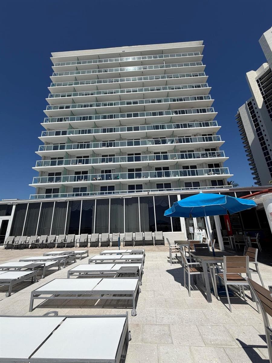 19201 Collins Avenue # 1122, Sunny Isles Beach, FL 33160 photo 2