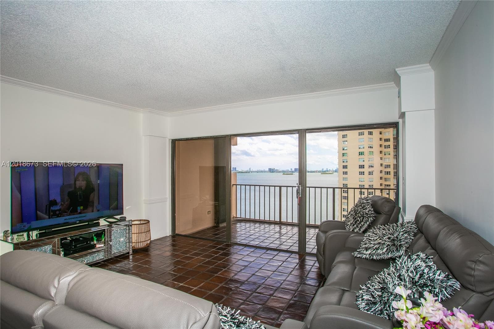 1800 NE 114th St # 1207, Miami FL 33181 photo 2