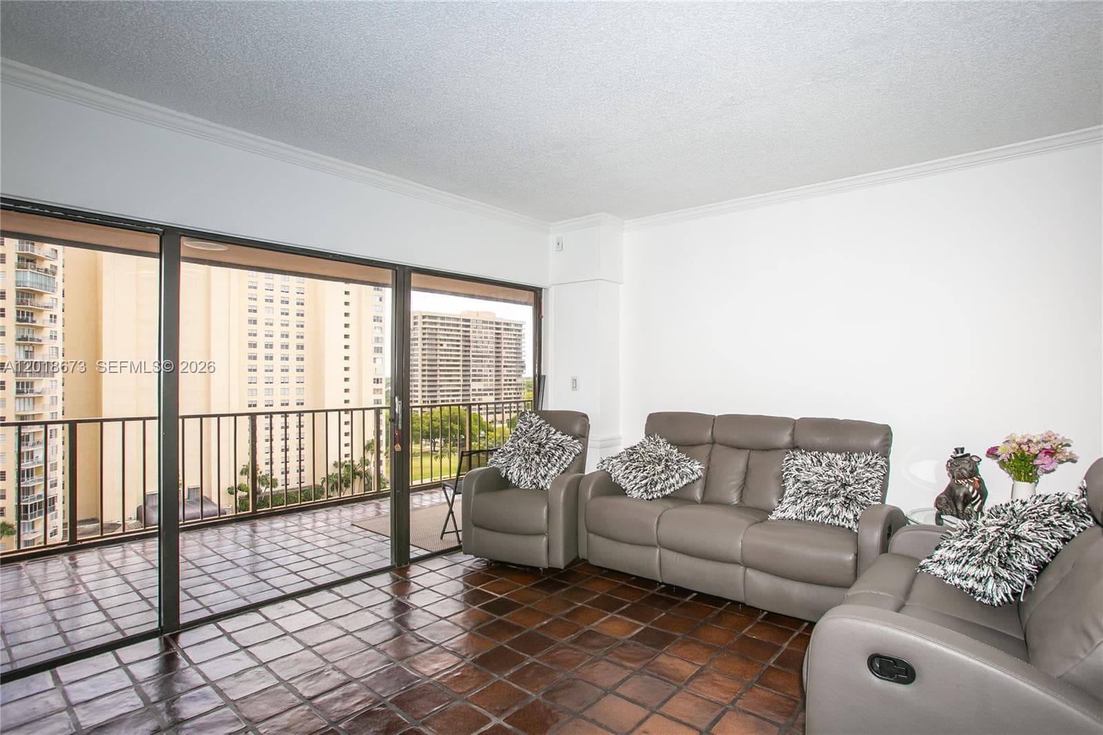 1800 NE 114th St # 1207, Miami FL 33181 photo 3