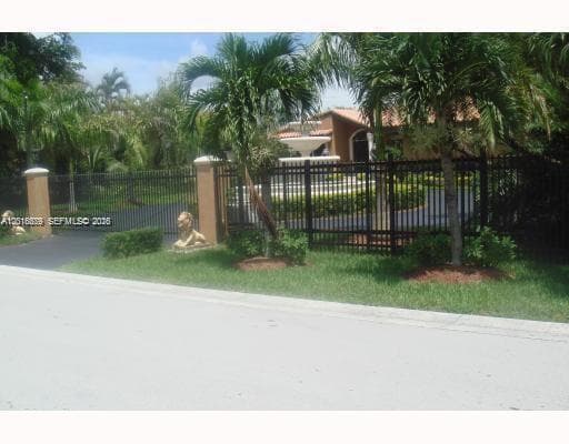 12425 SW 43rd St, Miami FL 33175 photo 3