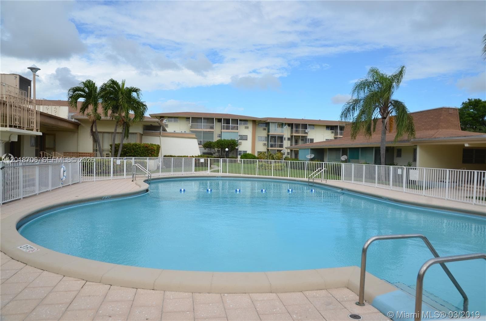 17090 NE 14th Ave # 312, North Miami Beach FL 33162 photo 2