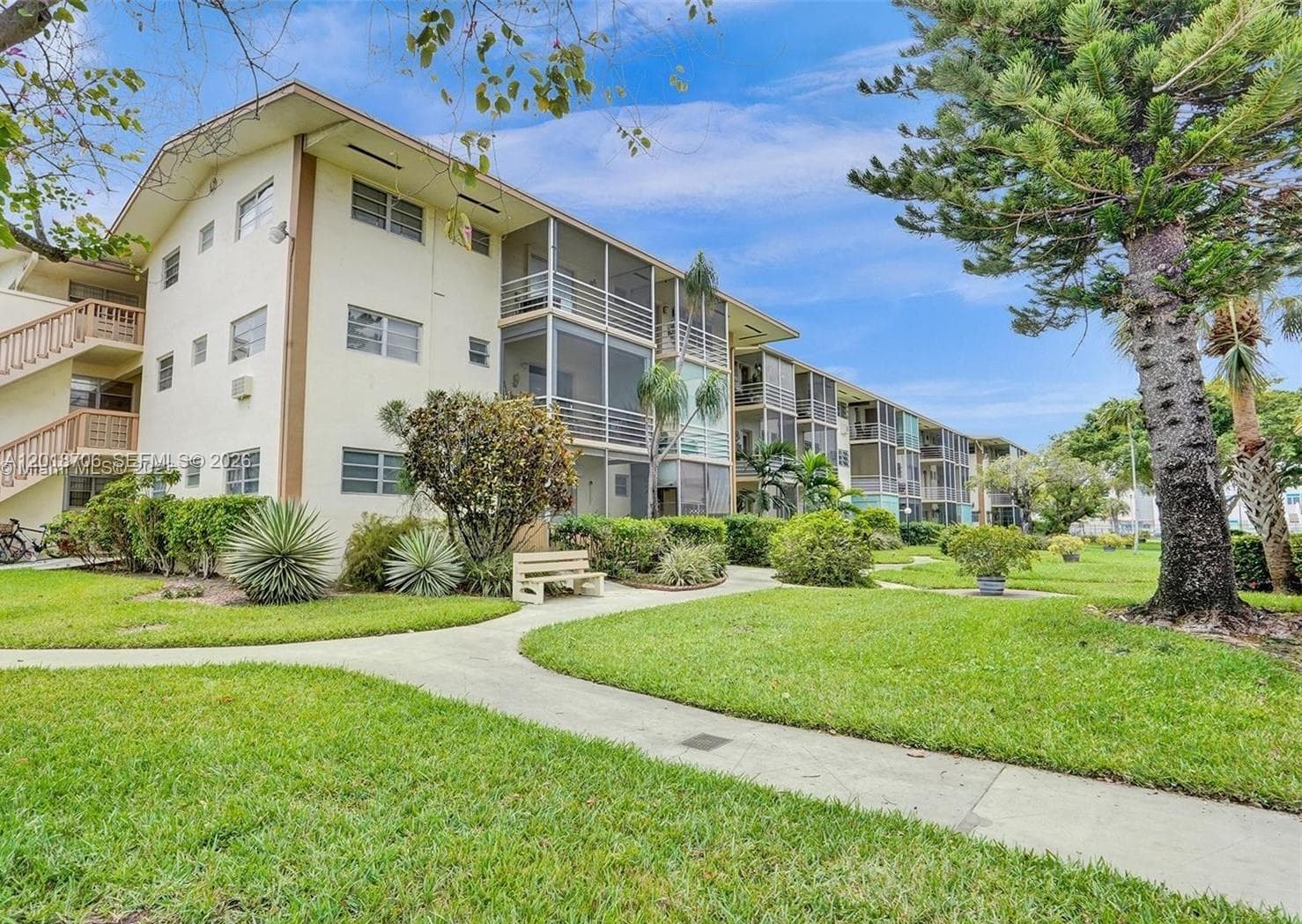 17090 NE 14th Ave # 312, North Miami Beach FL 33162 photo 3