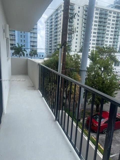 6965 Harding Ave # 305, Miami Beach FL 33141 photo 2