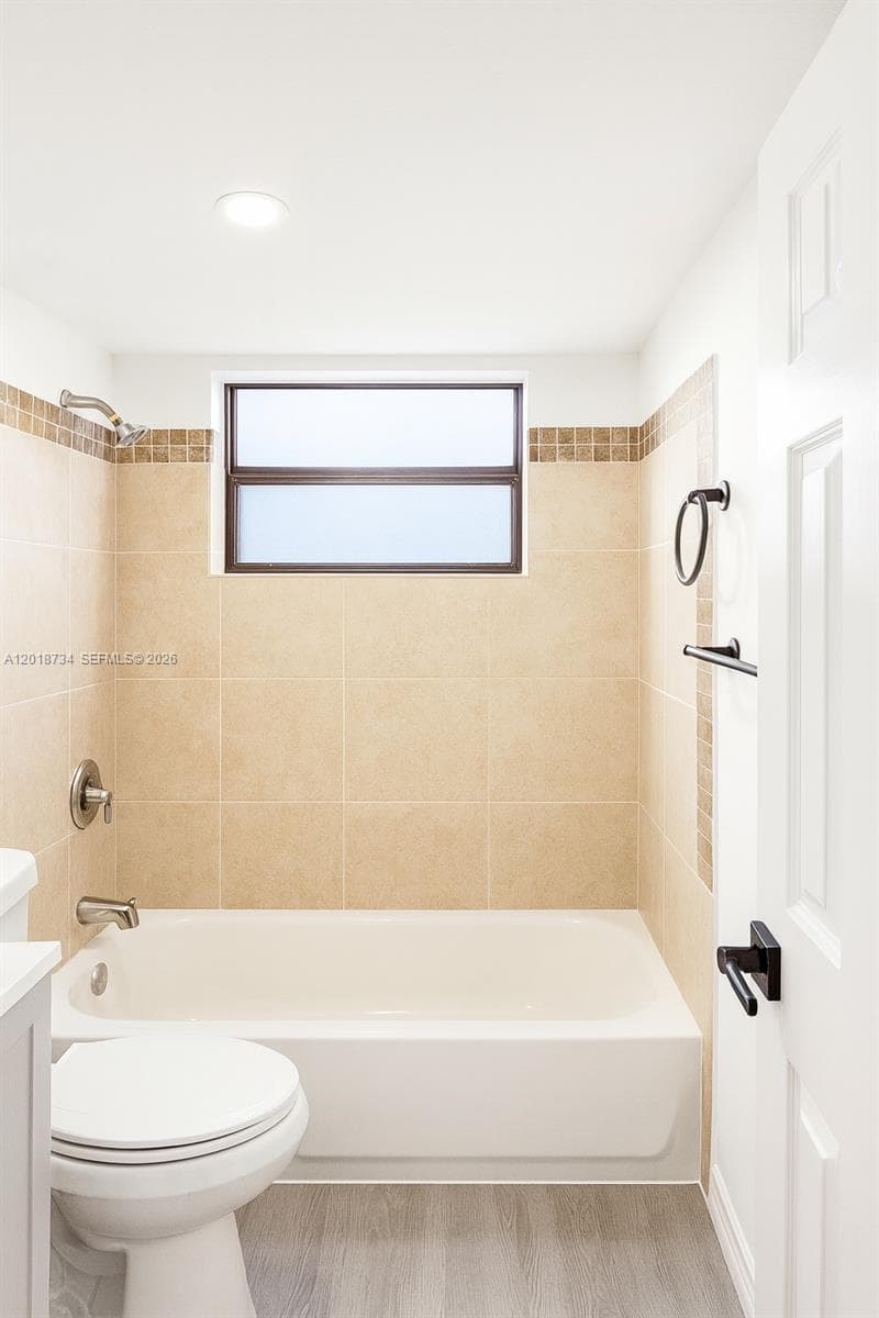 417 NW 2nd Ave # 9, Hallandale Beach, FL 33009 photo 4