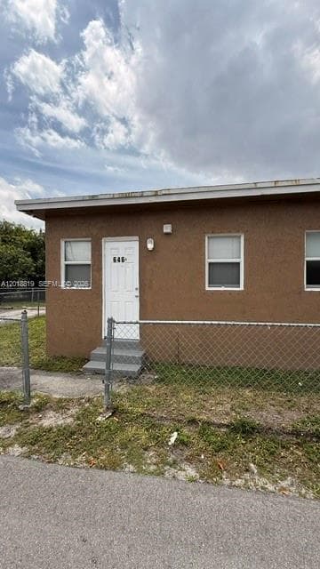 646 NW 14th Ter, Fort Lauderdale FL 33311 photo 3