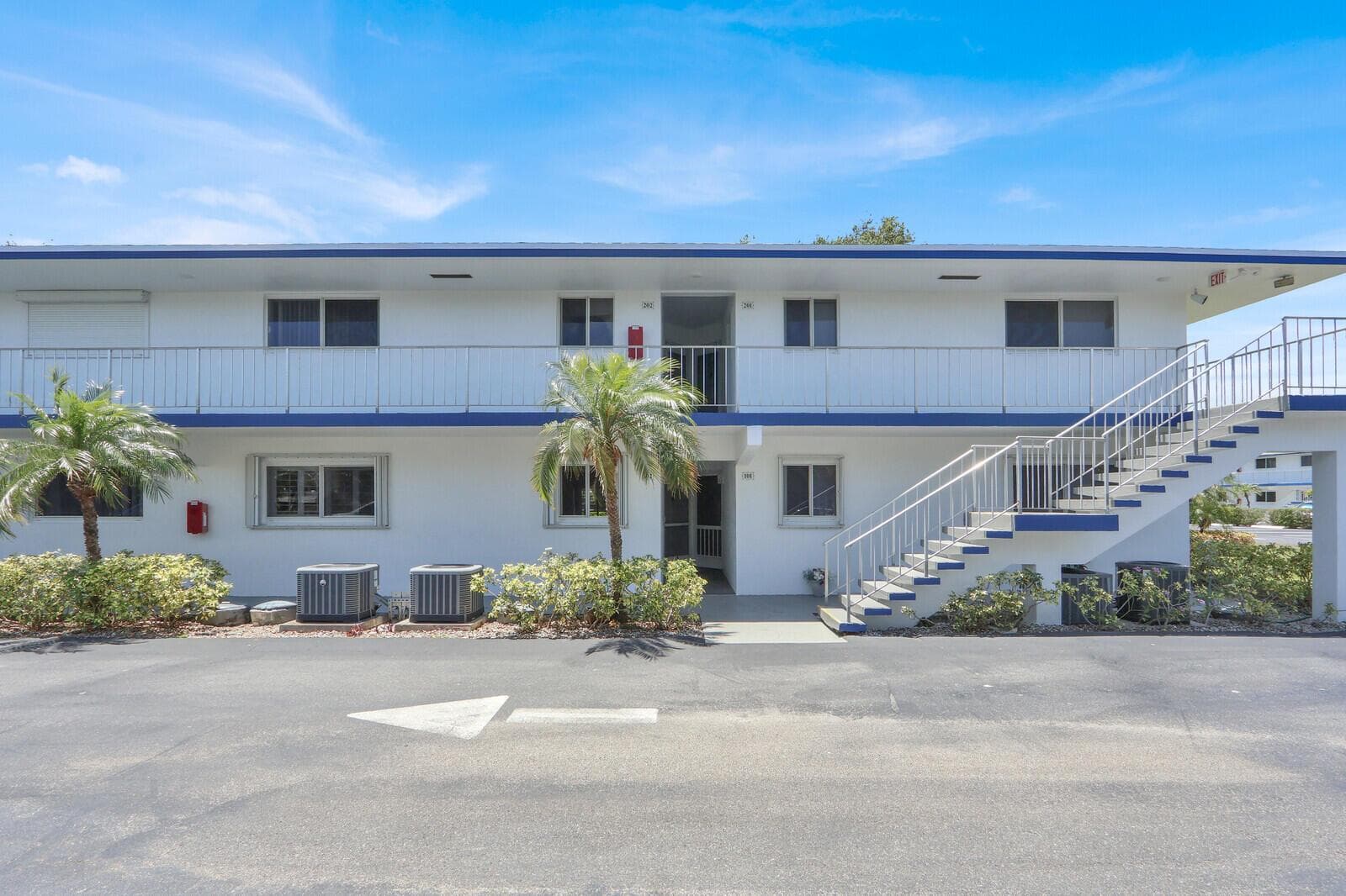9 Westwood Avenue # 102b, Tequesta FL 33469 photo 2