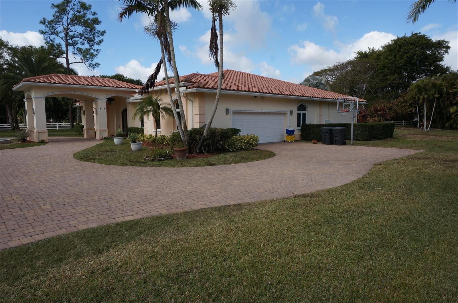650 E Rambling Drive, Wellington FL 33414 photo 2