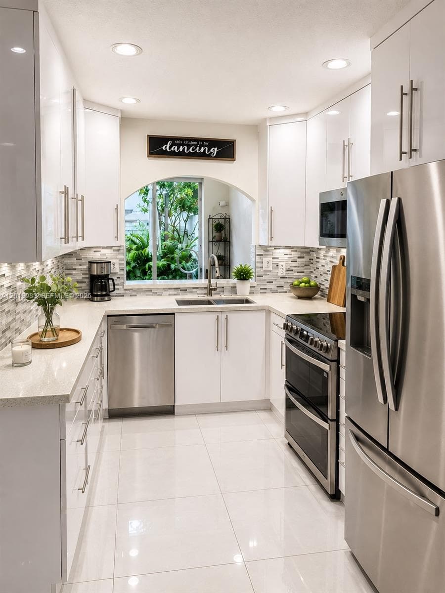 10973 NW 62nd Ter, Doral FL 33178 photo 3