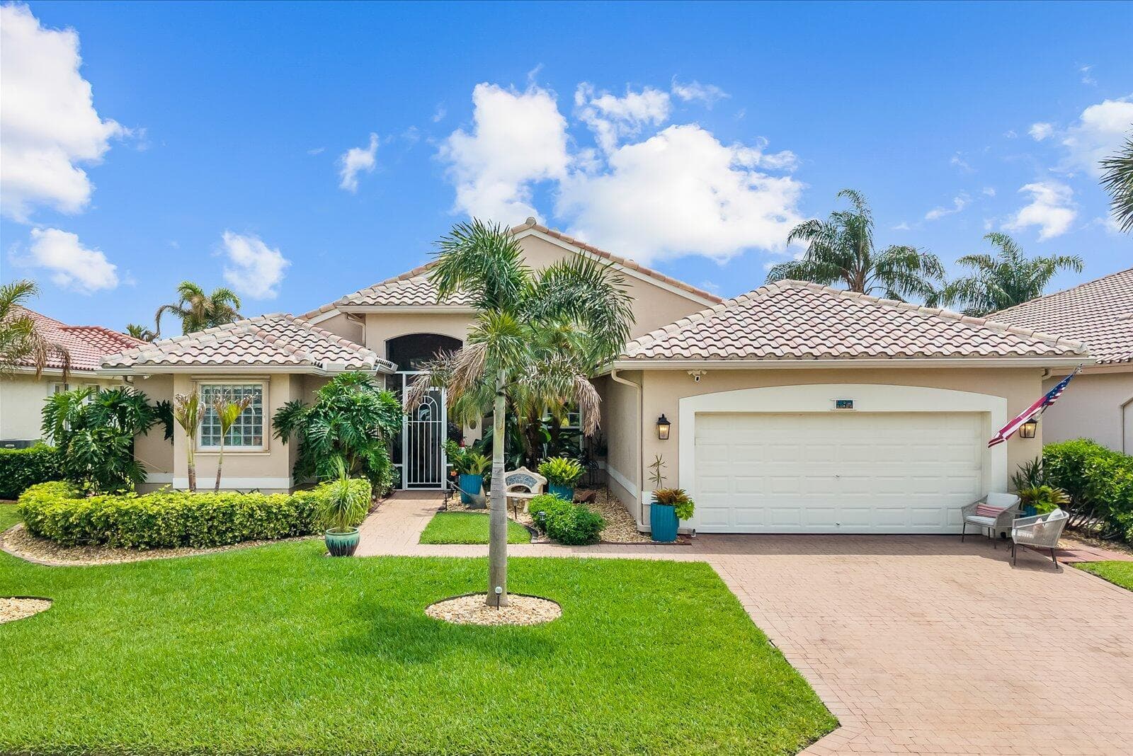 482 NW Blue Lake Drive, Port St. Lucie FL 34986 photo 2