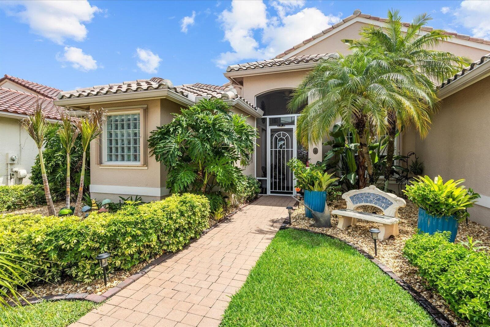 482 NW Blue Lake Drive, Port St. Lucie FL 34986 photo 3