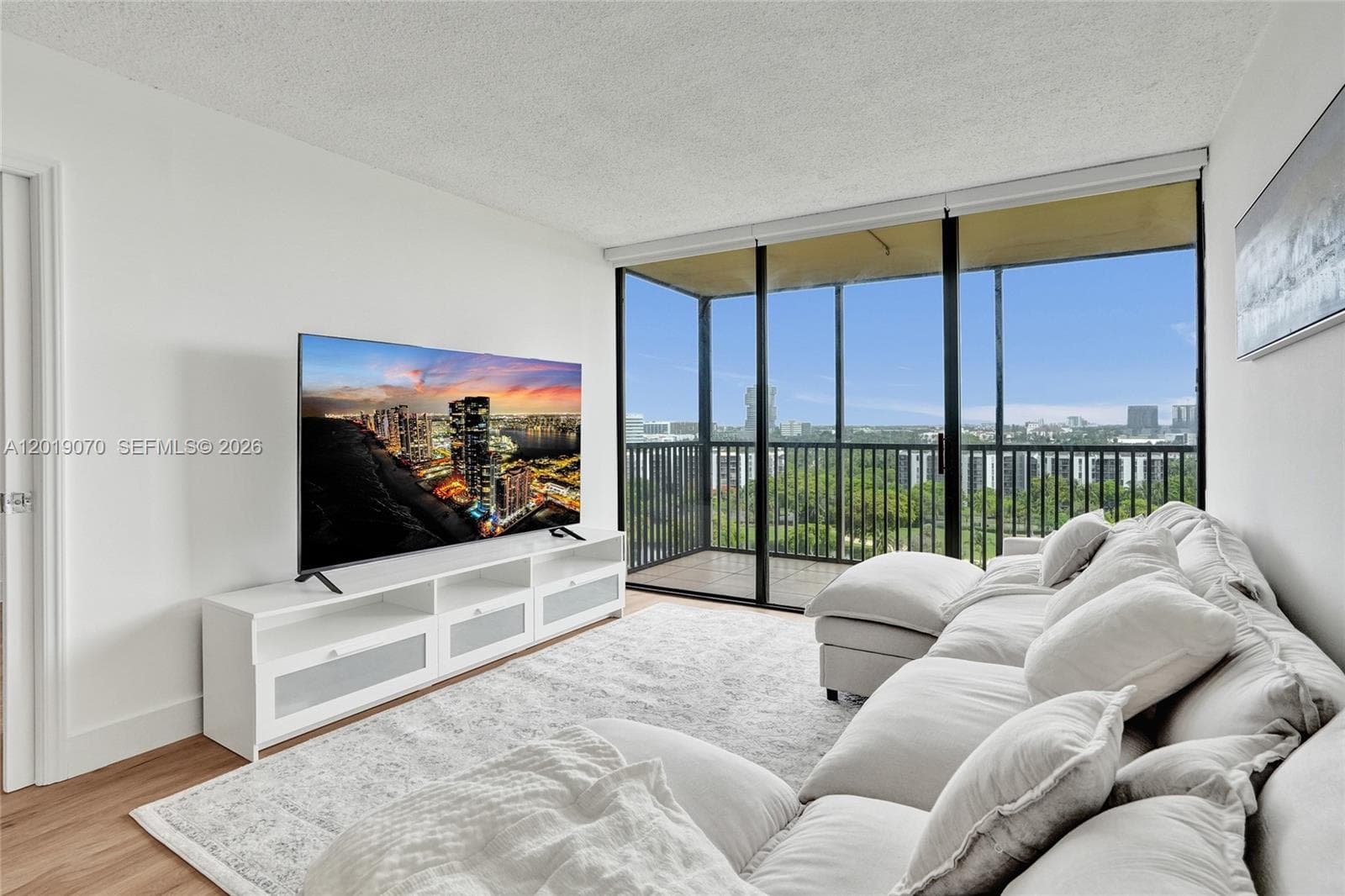 20379 W Country Club Dr # 1440, Aventura FL 33180 photo 2