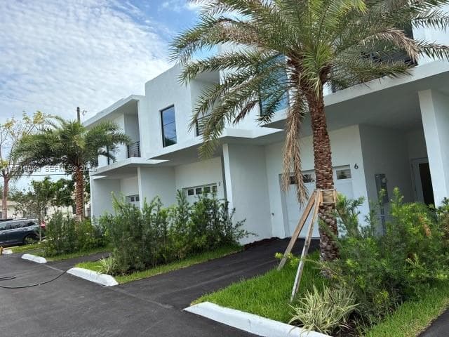 2511 Pierce St # 6, Hollywood FL 33020 photo 2