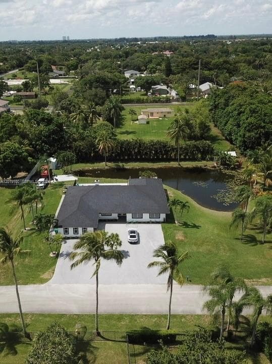11701 SW 21st Ct, Davie FL 33325 photo 2