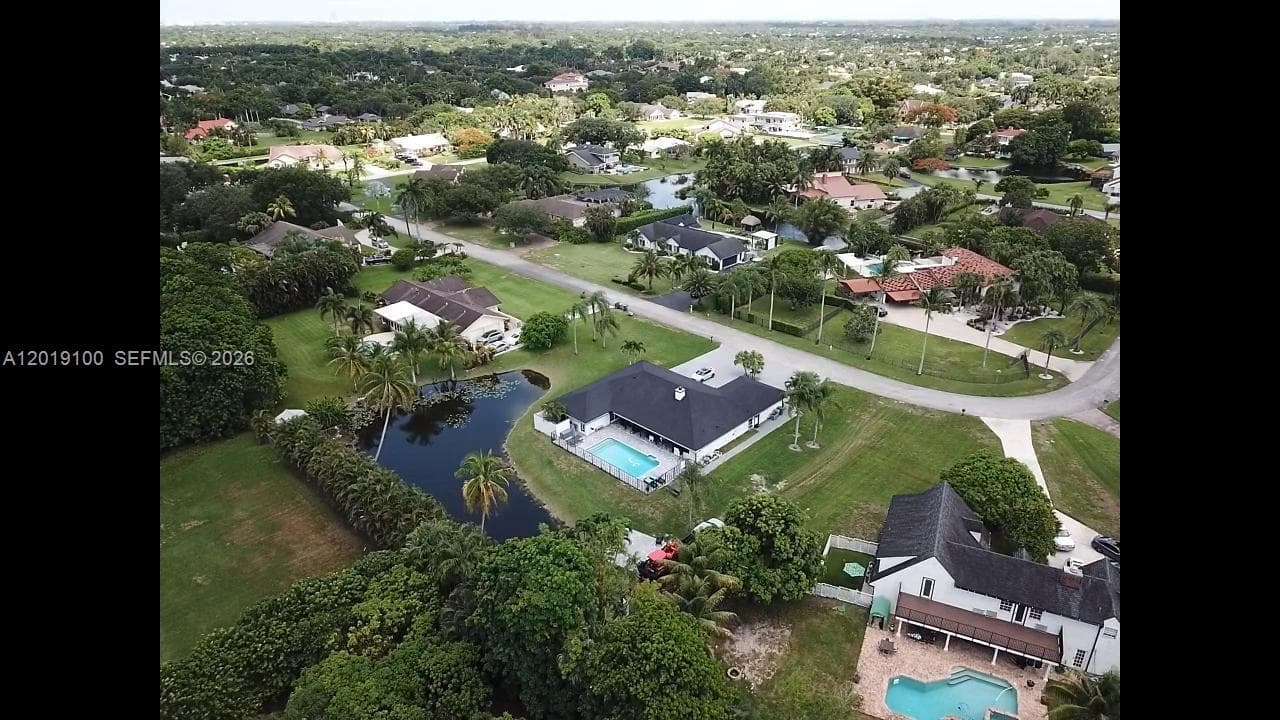 11701 SW 21st Ct, Davie FL 33325 photo 3