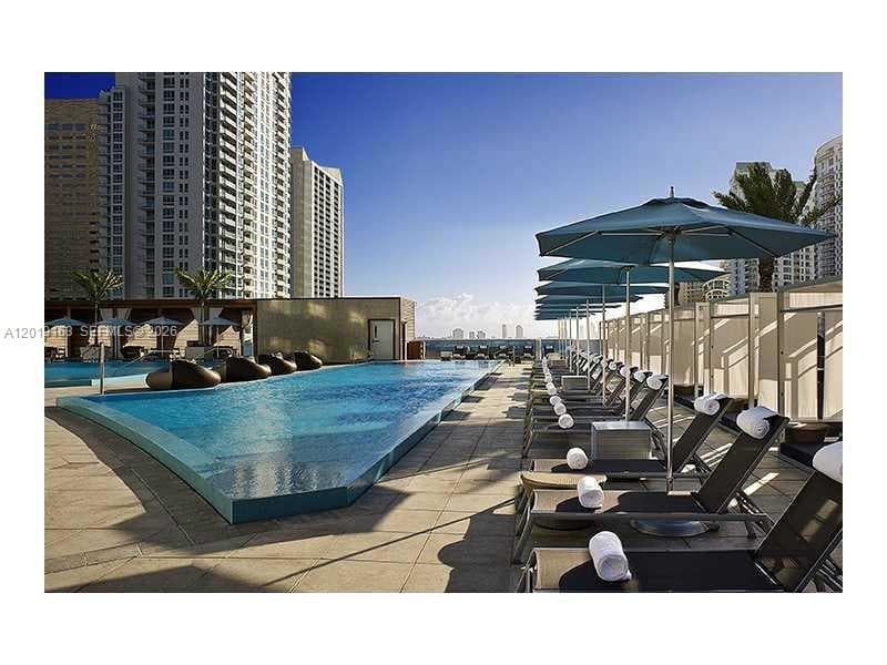 200 Biscayne Boulevard Way # 4904, Miami FL 33131 photo 2