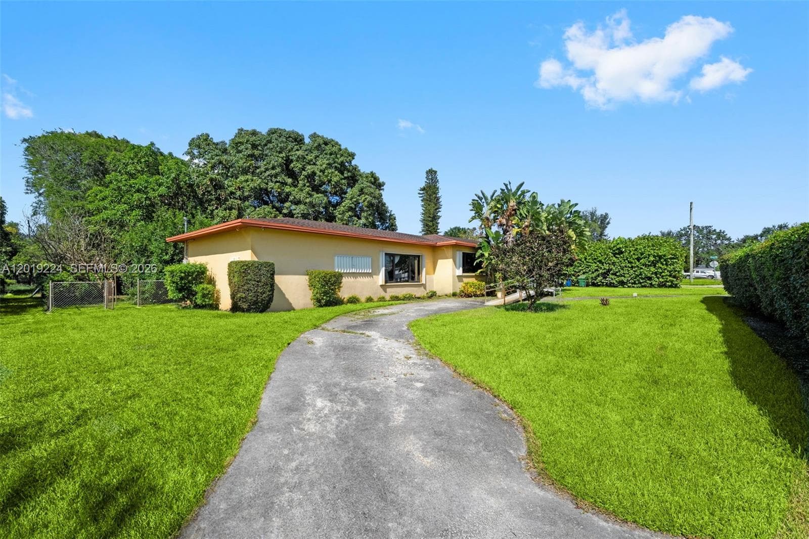 511 Dunad Ave, Opa-Locka FL 33054 photo 4