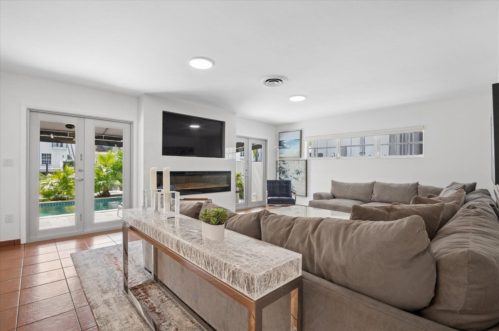 325 Coconut Isle Drive, Fort Lauderdale FL 33301 photo 2