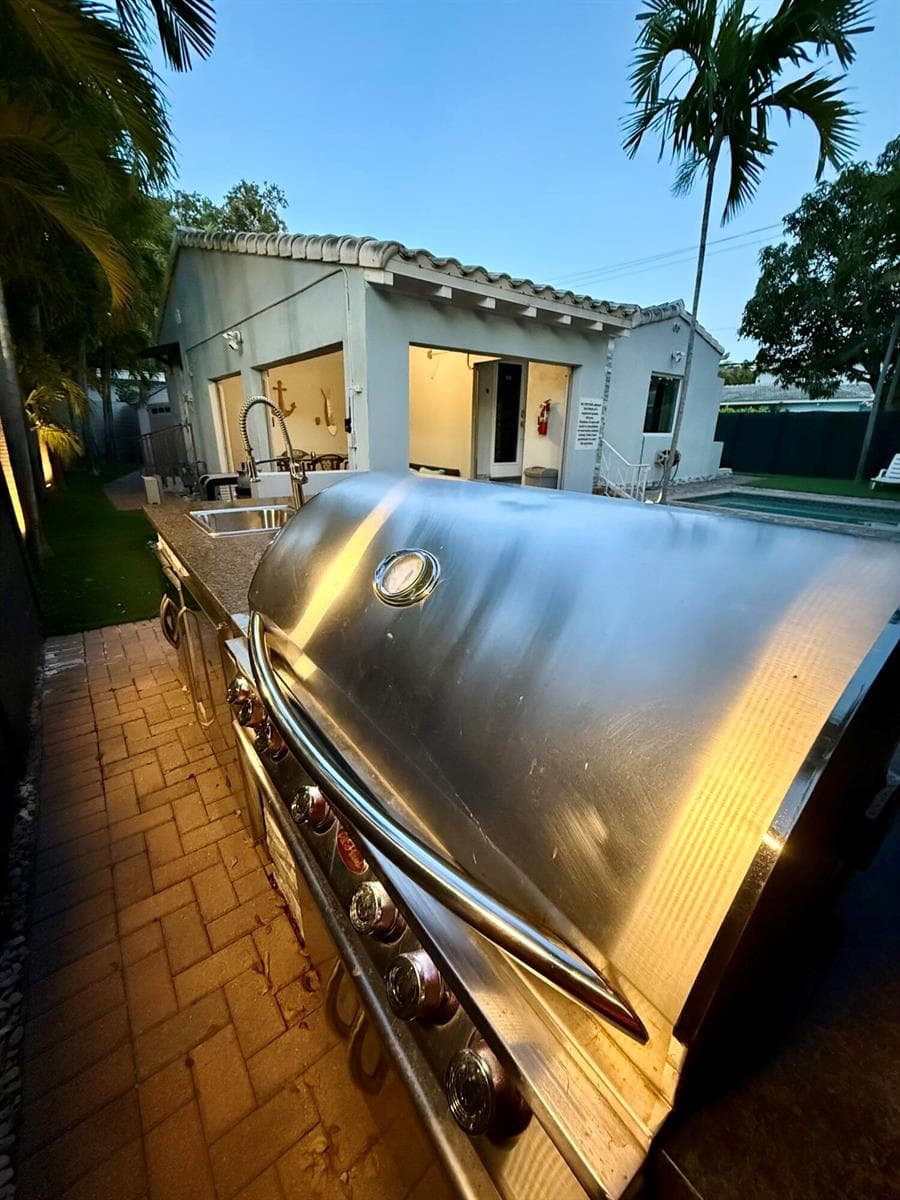 700 NE 17th Way, Fort Lauderdale FL 33304 photo 4