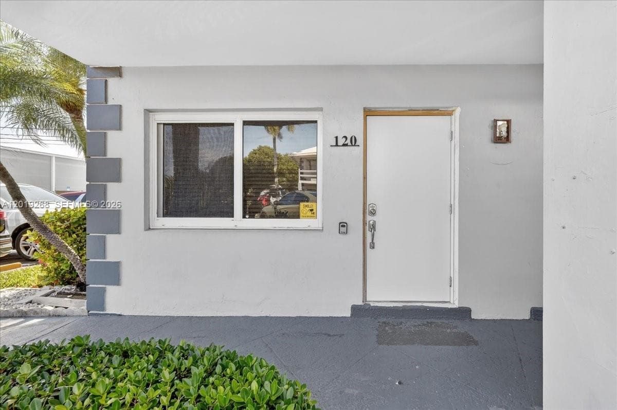 2115 NE 37th Dr # 120, Fort Lauderdale FL 33308 photo 2
