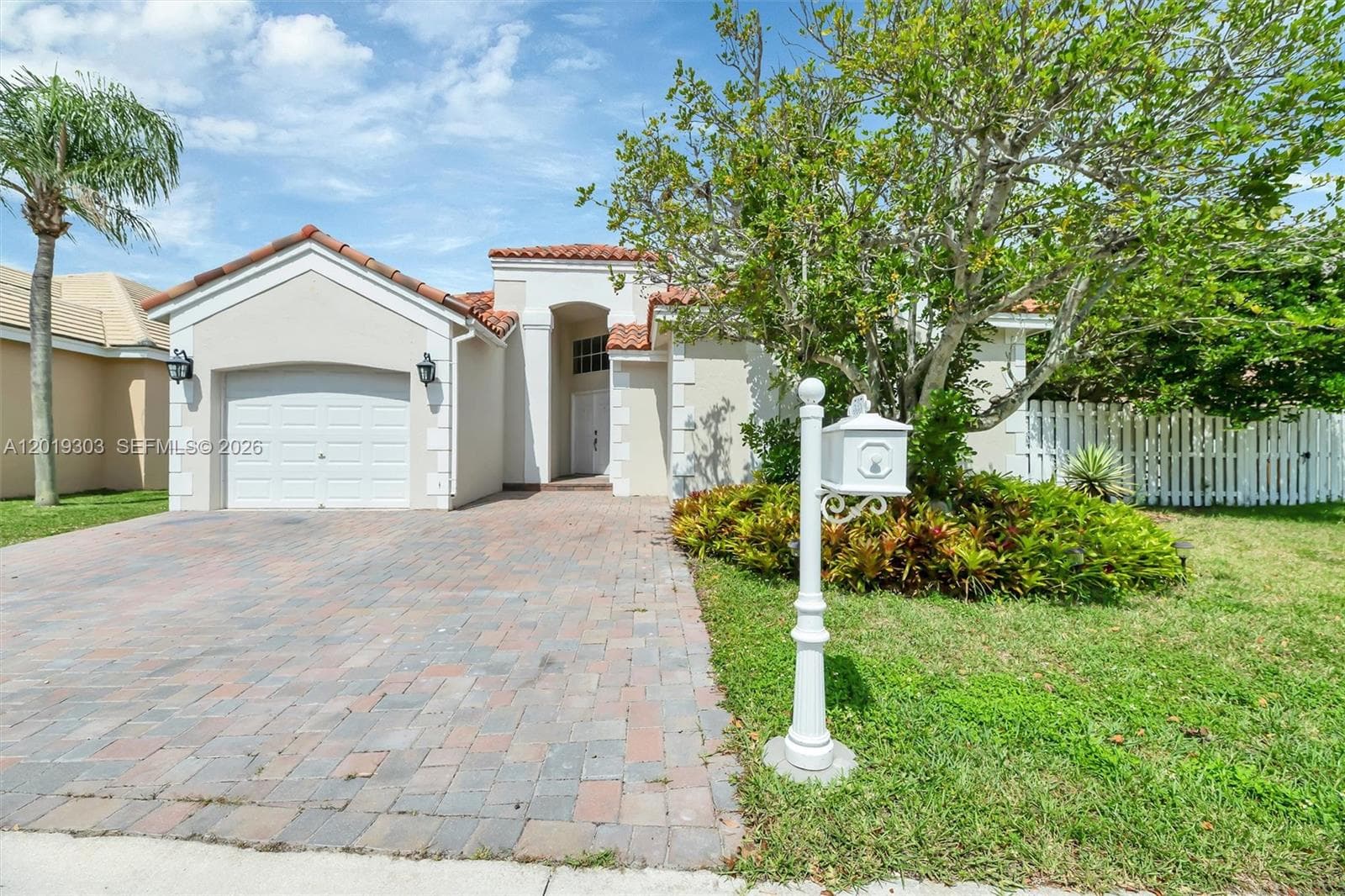 535 Somerset Way, Weston FL 33326 photo 2