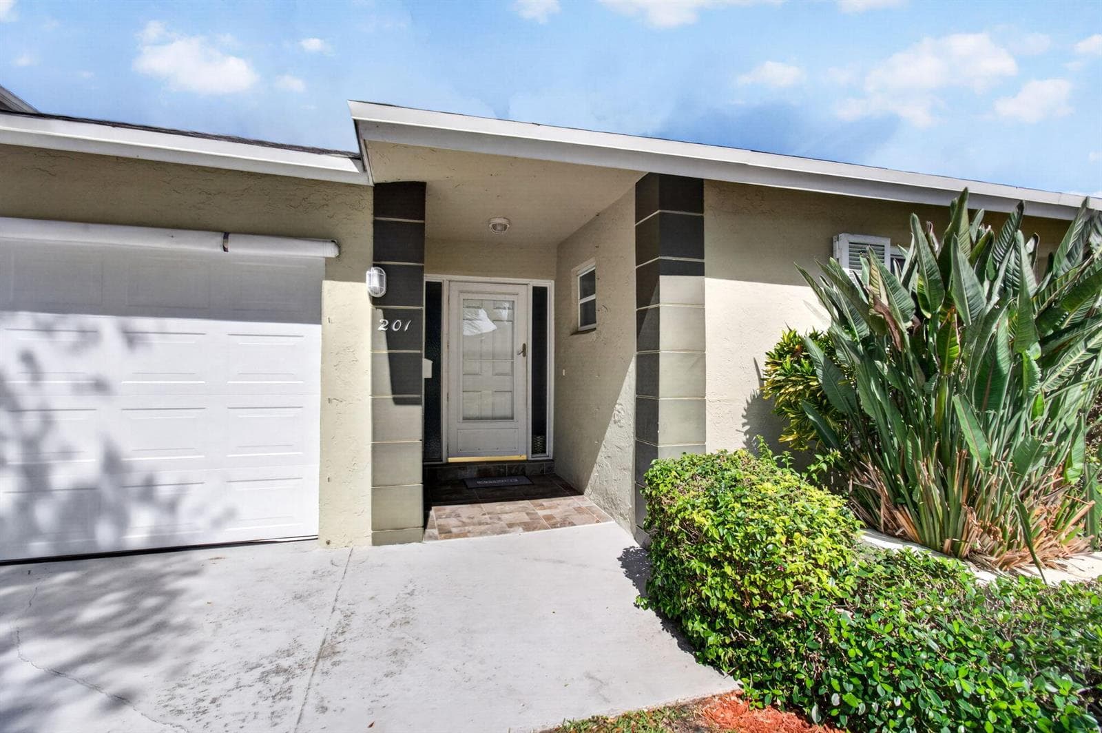 201 Del Rio Boulevard, Boca Raton FL 33432 photo 4