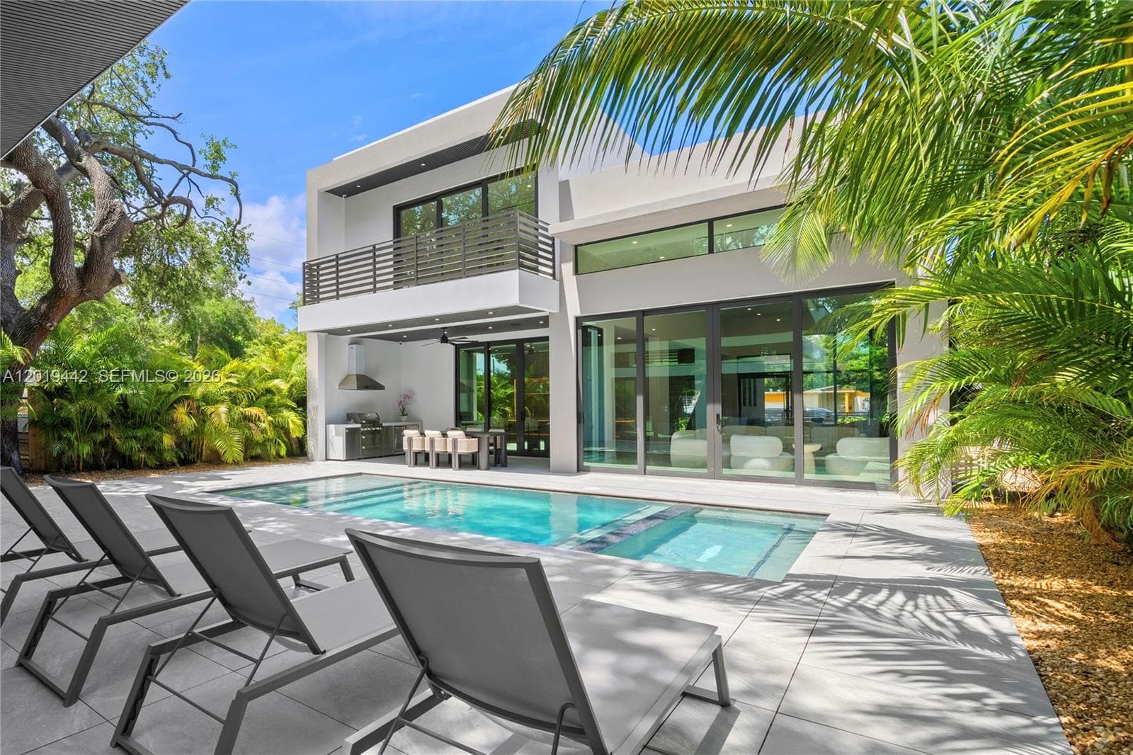 280 NW 47th St, Miami FL 33127 photo 2