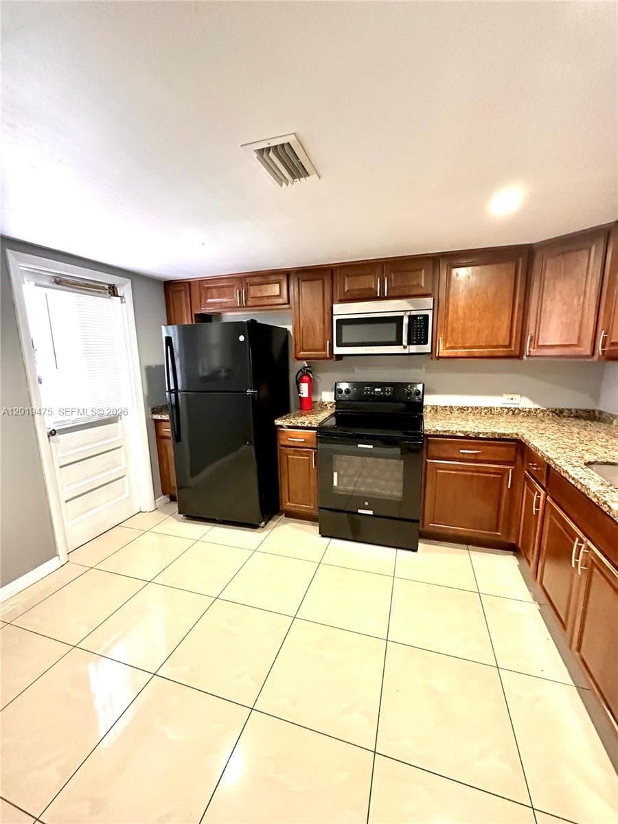 443 NE 195th St # 345, Miami FL 33179 photo 4
