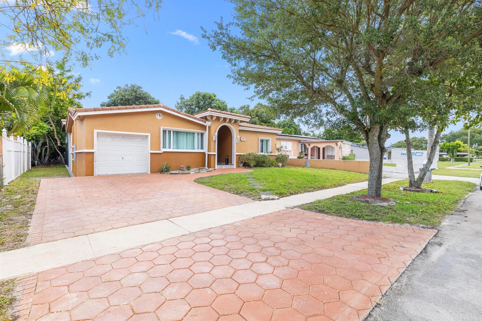 321 N 72nd Terrace, Hollywood FL 33024 photo 2