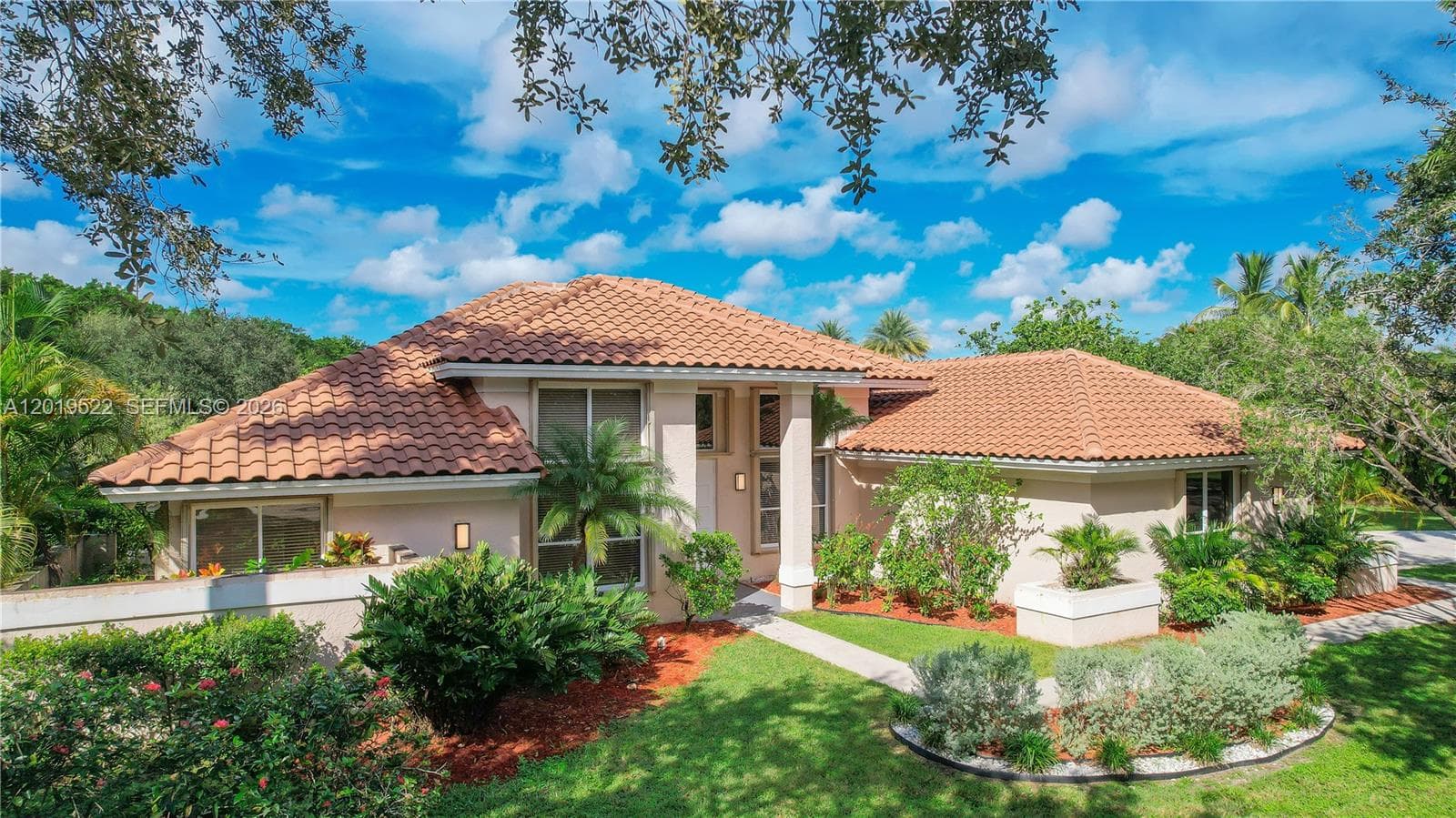 1256 S Manor Dr S, Weston FL 33326