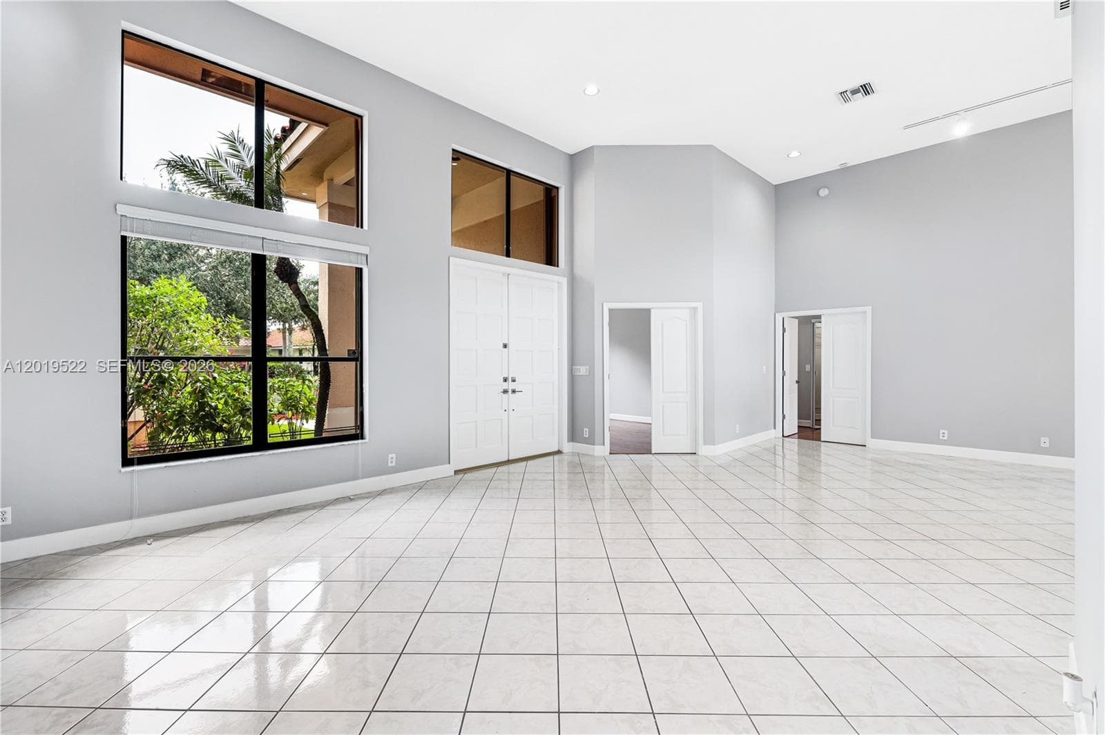 1256 S Manor Dr S, Weston FL 33326 photo 5
