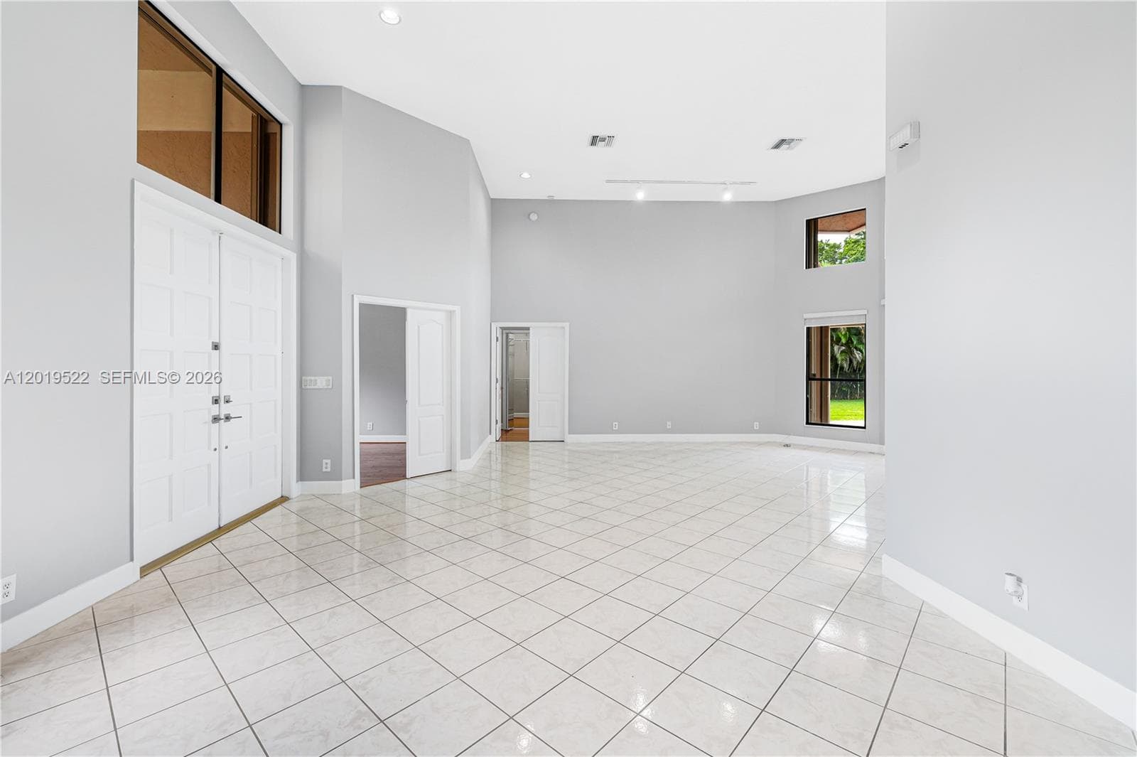 1256 S Manor Dr S, Weston FL 33326 photo 4