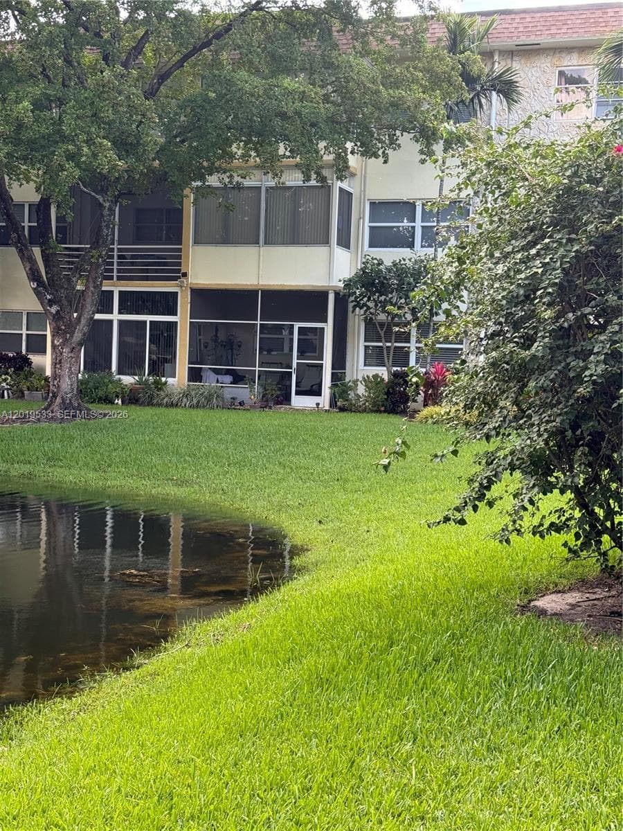 5131 W Oakland Park Blvd # 106, Lauderdale Lakes FL 33313 photo 2