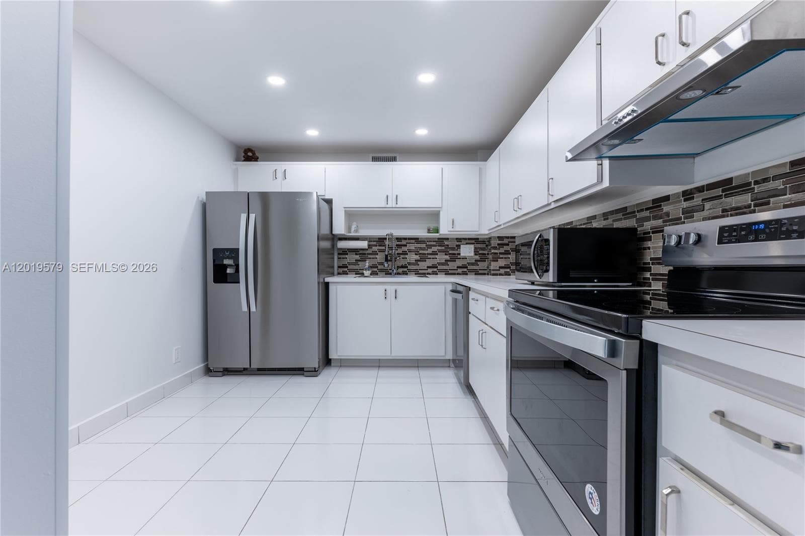500 Three Islands Blvd # 1110, Hallandale Beach FL 33009 photo 2