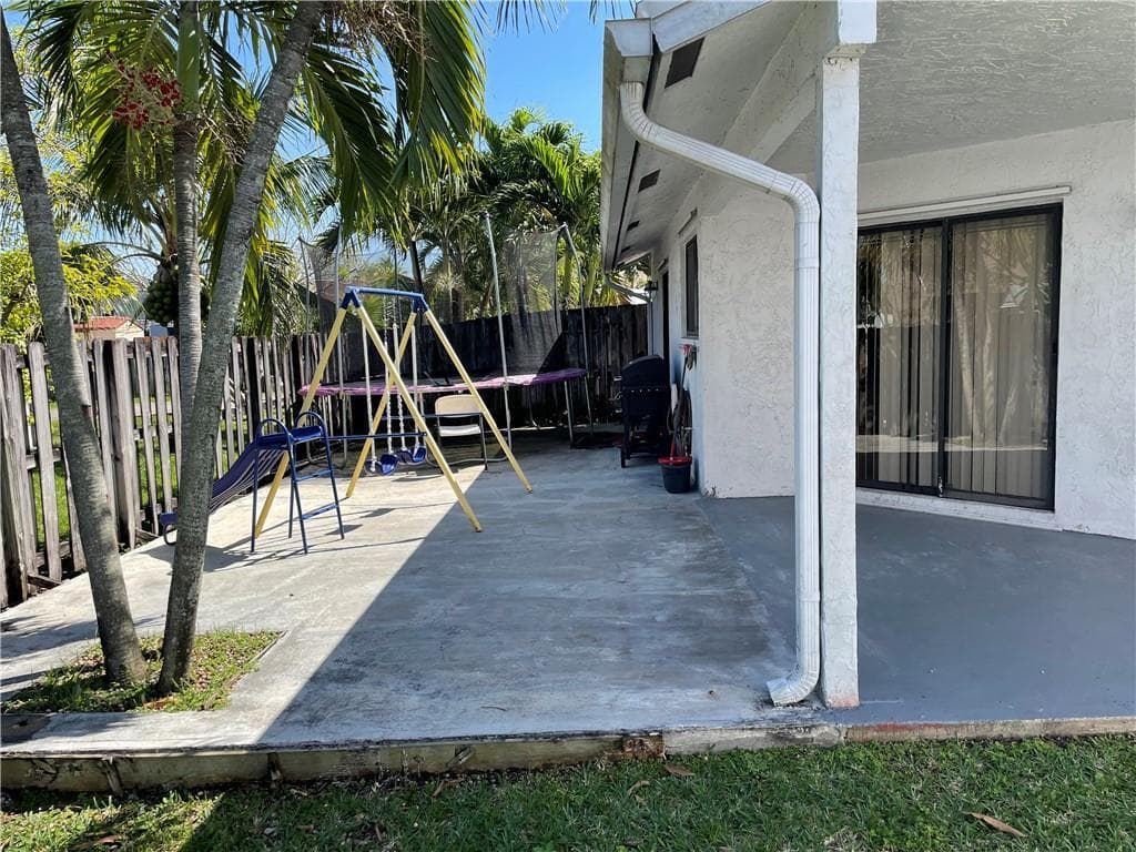 1231 SW 112th Avenue, Pembroke Pines FL 33025 photo 5