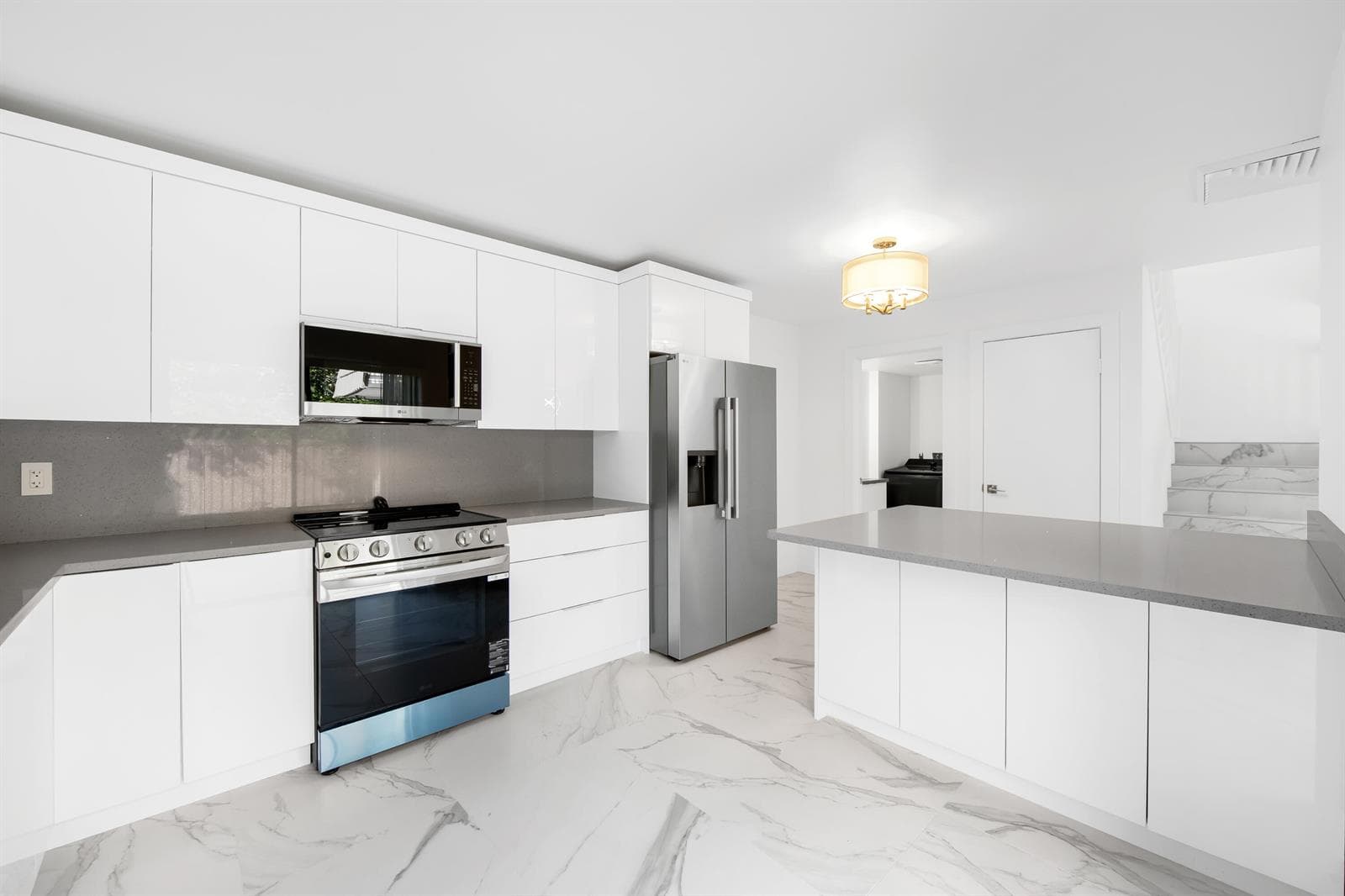 2962 SW 12th Street, Deerfield Beach FL 33442 photo 2