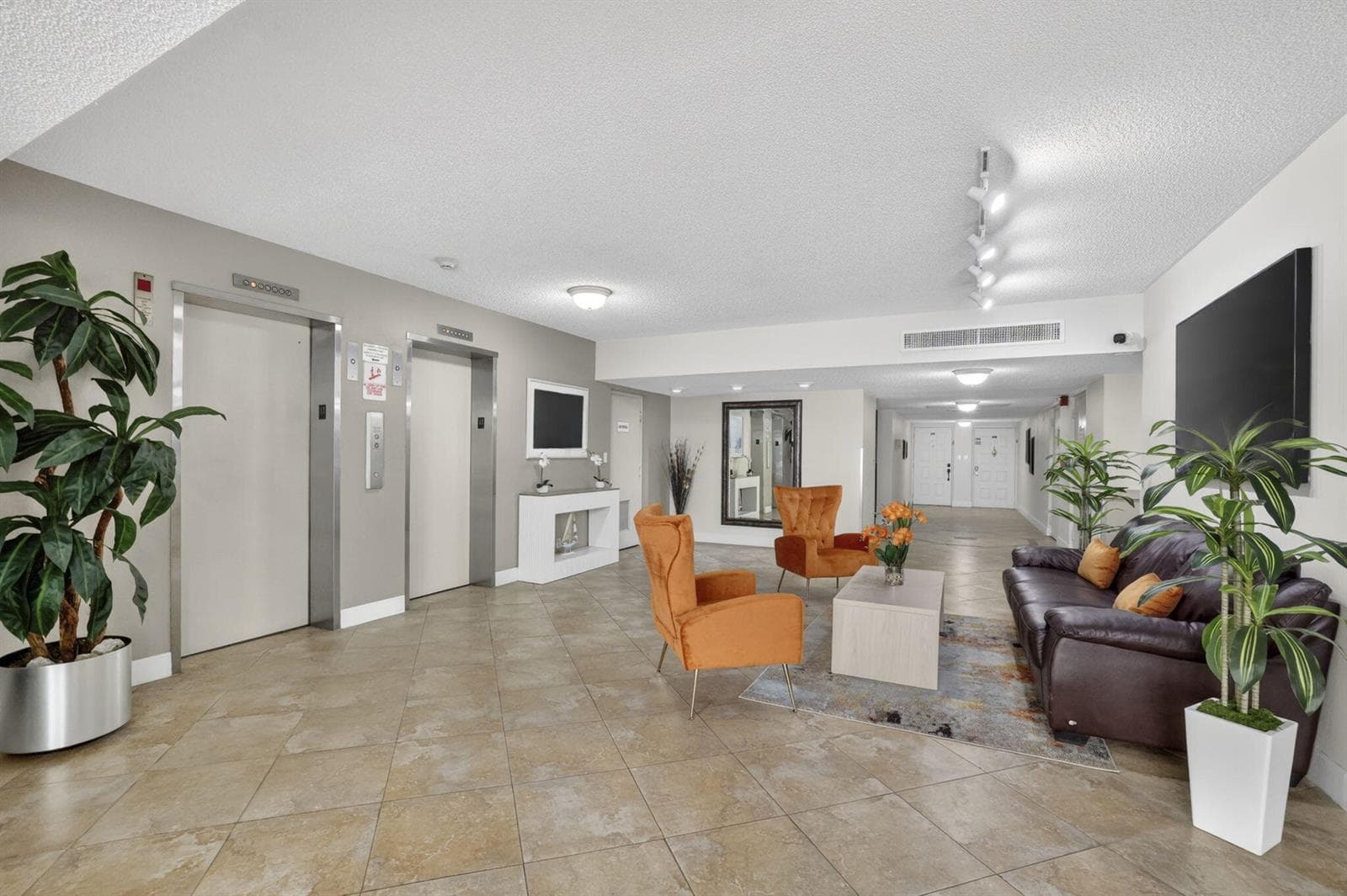 3900 Oaks Clubhouse Drive # 410, Pompano Beach FL 33069 photo 4