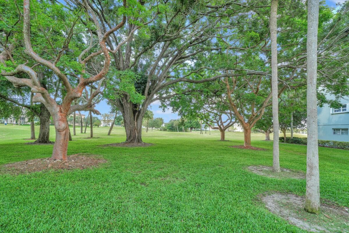 3005 Portofino Isle # N2, Coconut Creek FL 33066 photo 2