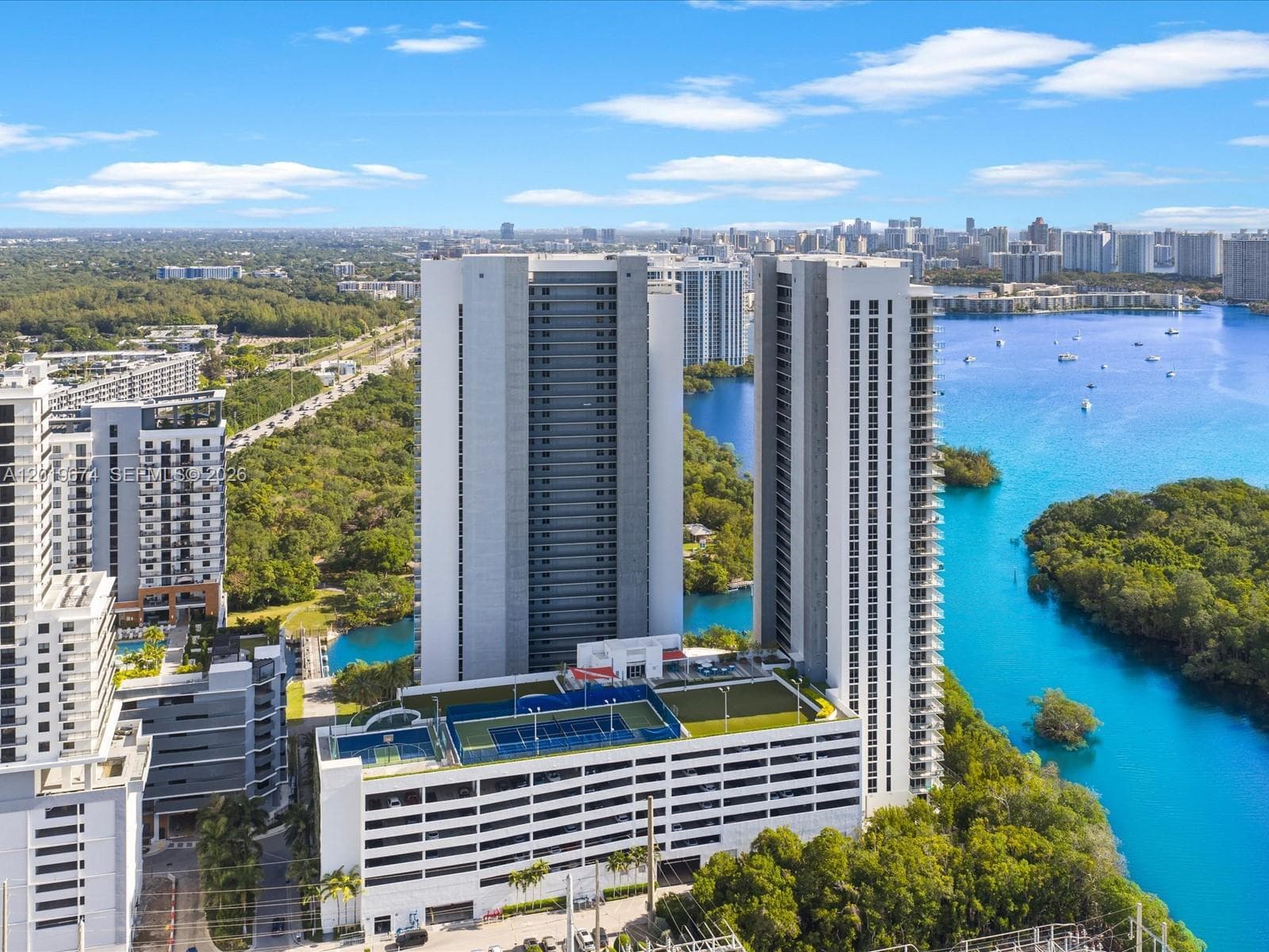 16385 Biscayne Blvd # 3103, North Miami Beach FL 33160 photo 2