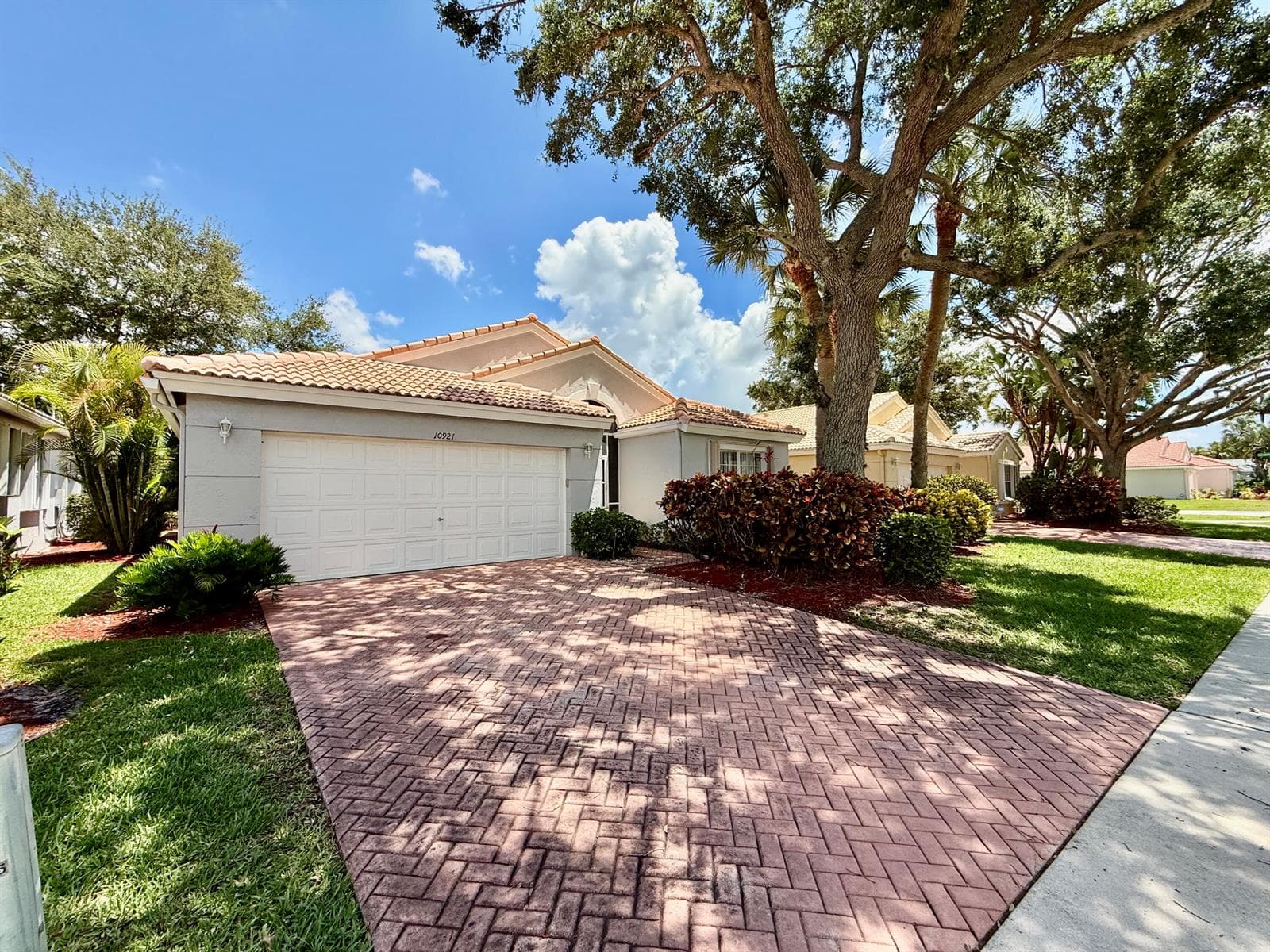 10921 Royal Caribbean Circle, Boynton Beach FL 33437 photo 2