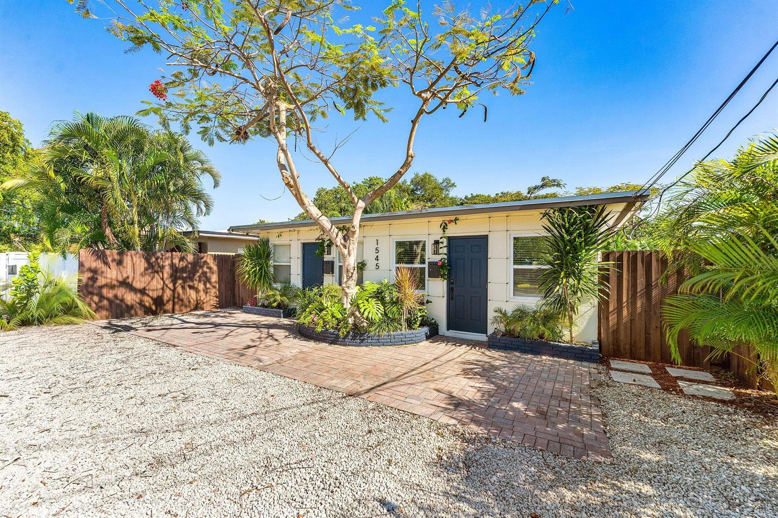 1545 NE 32nd Street, Oakland Park FL 33334 photo 2