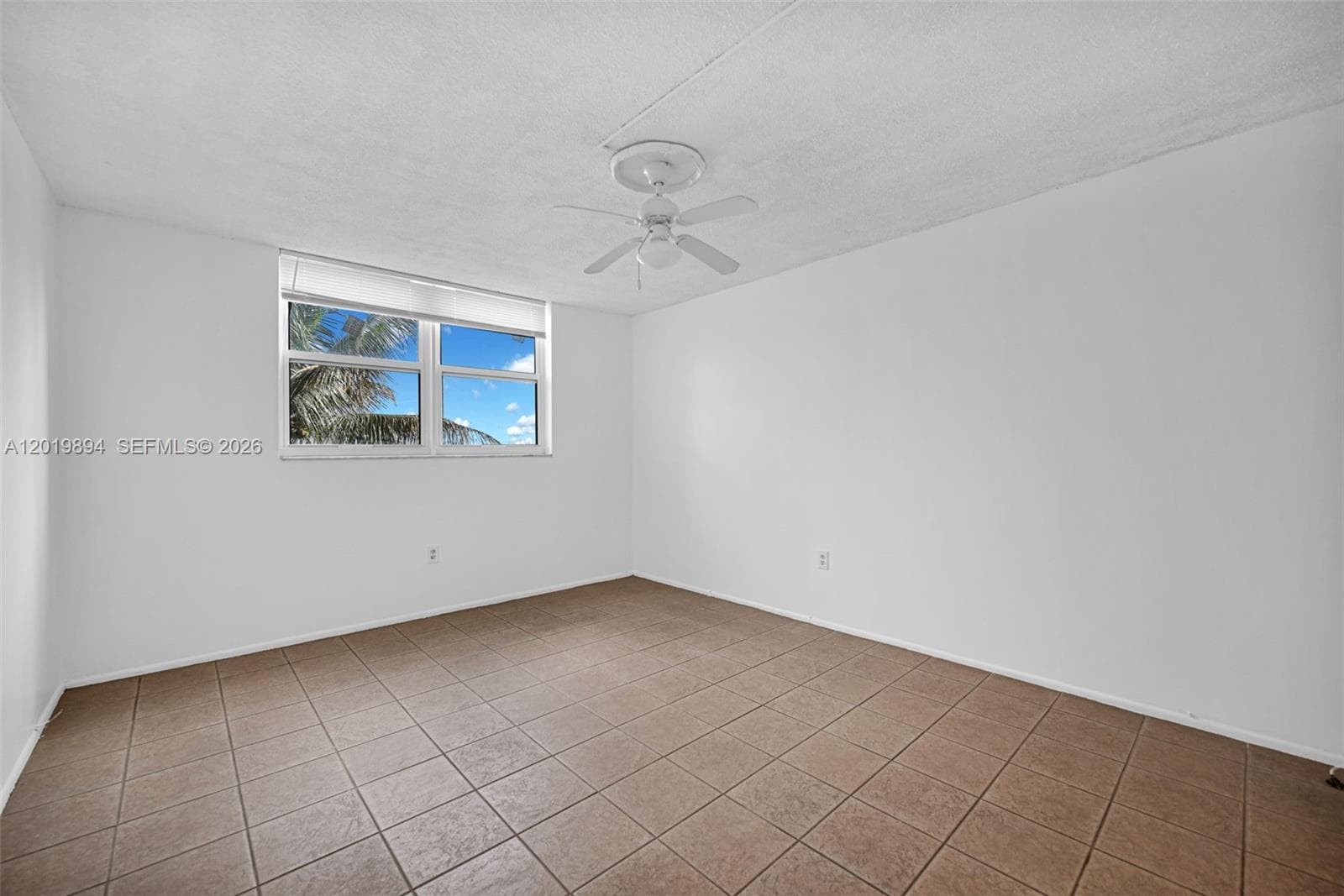 1075 NE Miami Gardens Dr # 408, Miami FL 33179 photo 4