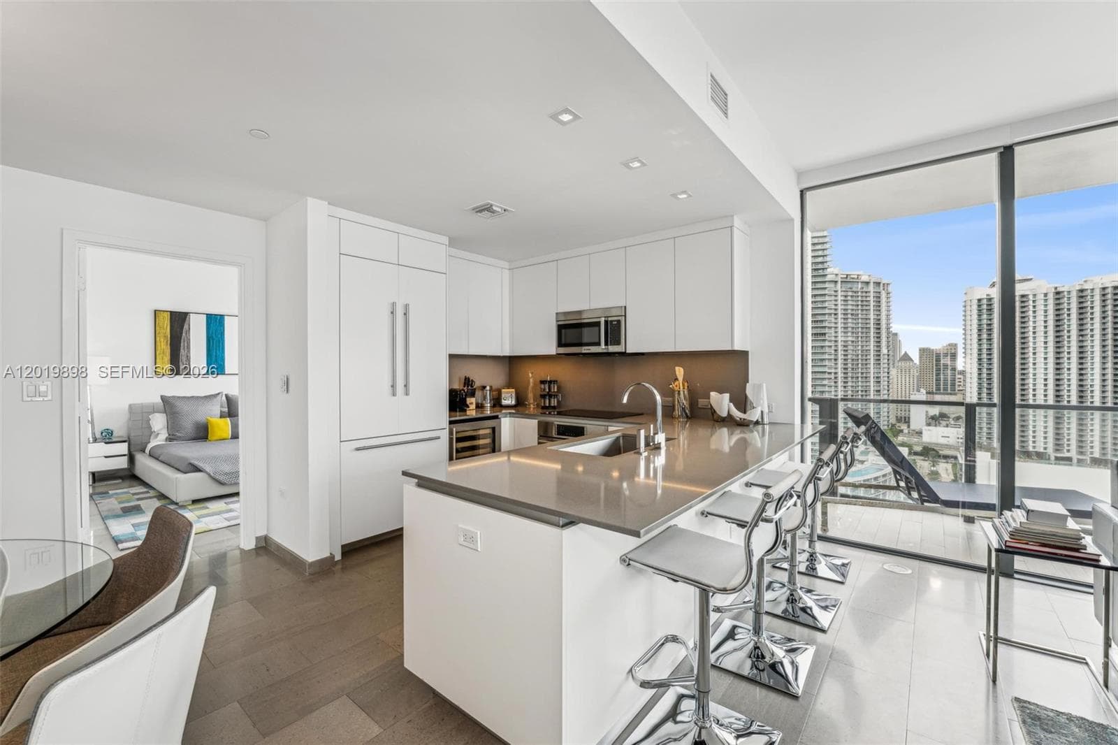 88 SW 7th St # 2111, Miami FL 33130 photo 4