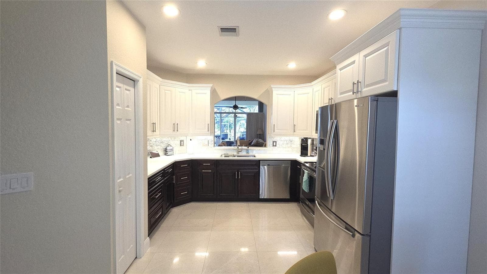 504 W PALM AIRE Drive # 504, Pompano Beach FL 33069 photo 2