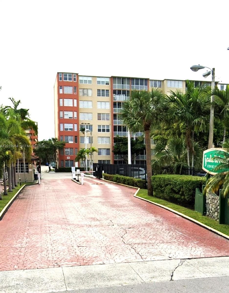 1770 NE 191st St # 1, Miami FL 33179 photo 3