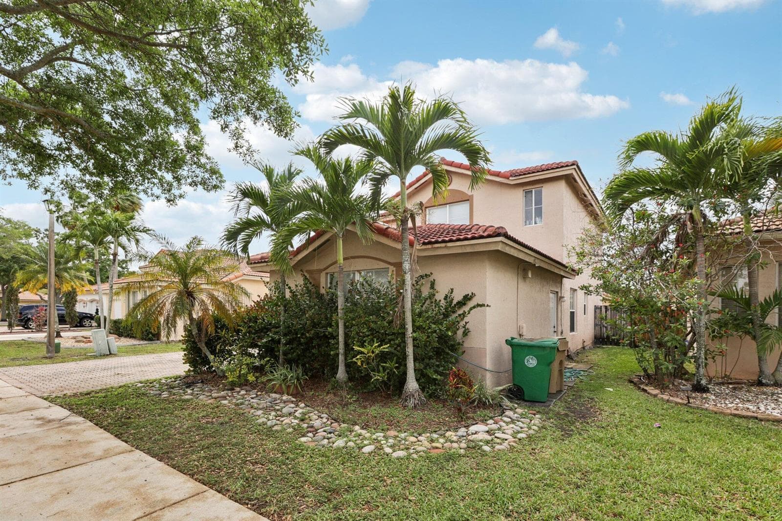 405 E Royal Cove Circle, Davie FL 33325 photo 3