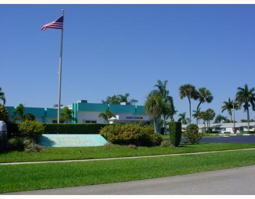 2556 E Dudley Dr Drive E # D, West Palm Beach FL 33415 photo 3