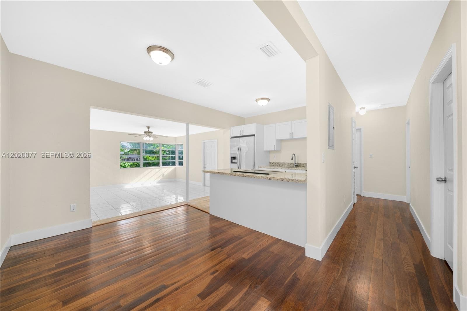 3271 NW 18th Ter, Miami FL 33125 photo 2