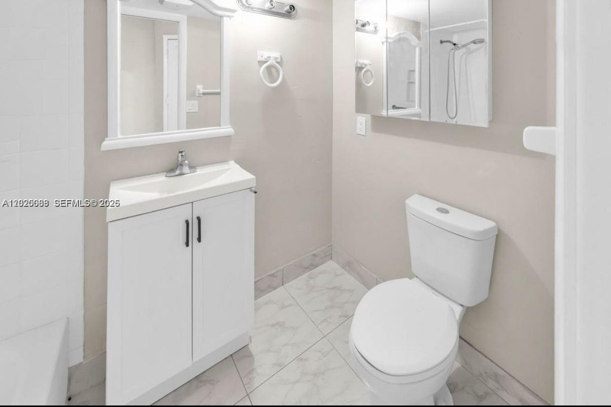 18801 NE 2nd Ave # 1006, Miami, FL 33179 photo 5