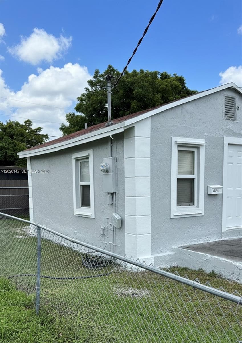 2103 NW 57th St, Miami FL 33142 photo 2