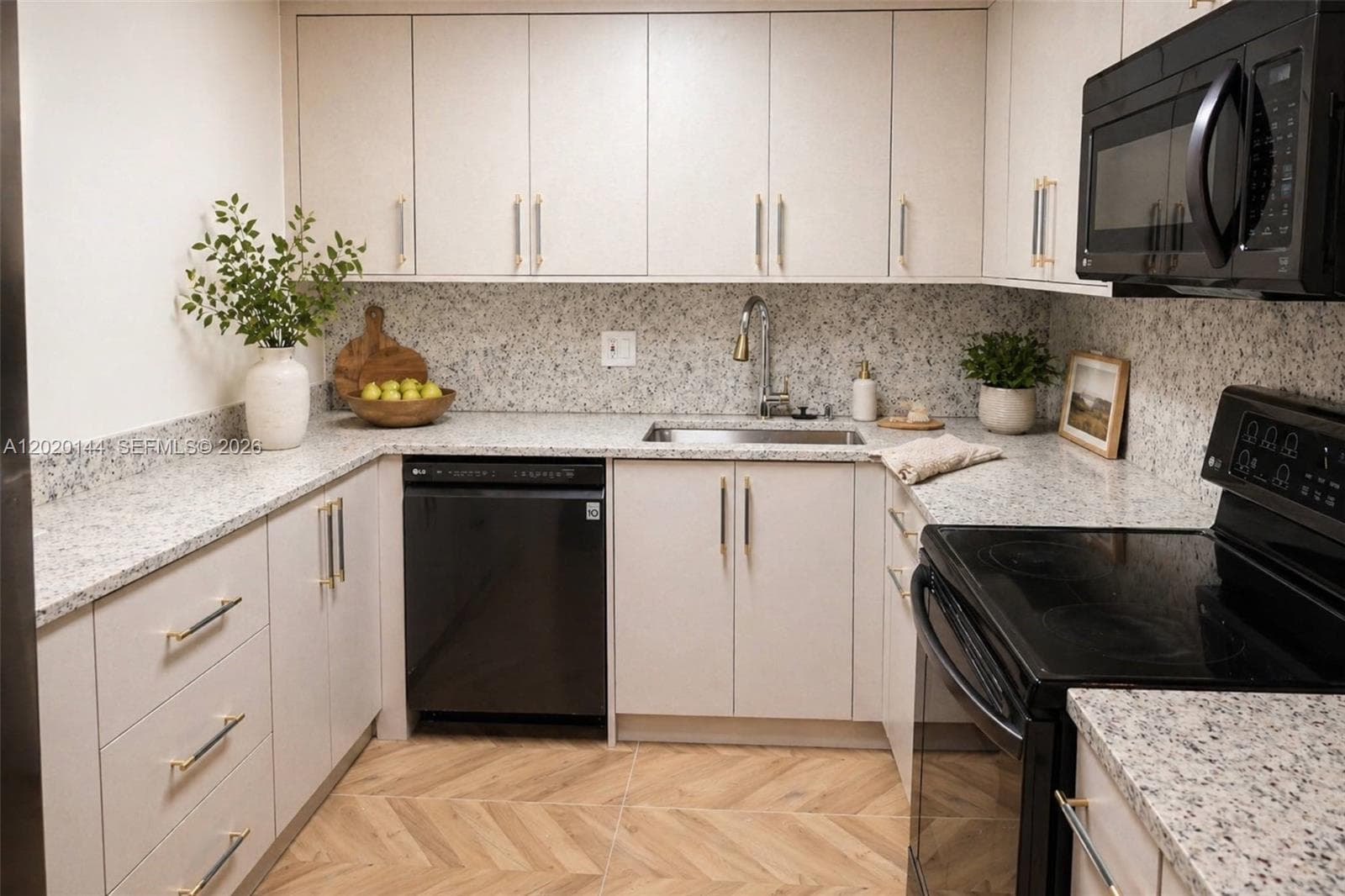 2500 Parkview Dr # 1816, Hallandale Beach FL 33009 photo 3